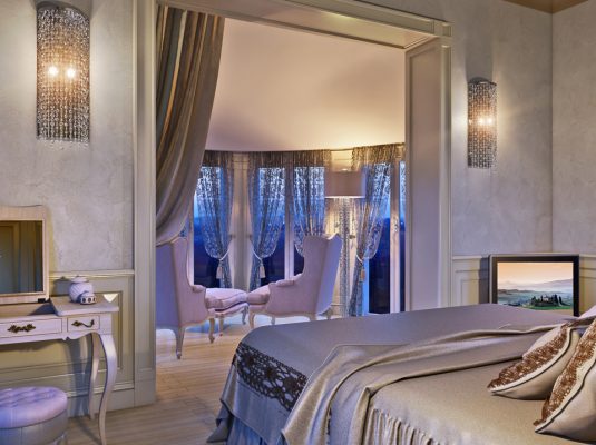 Interior 7 image 348